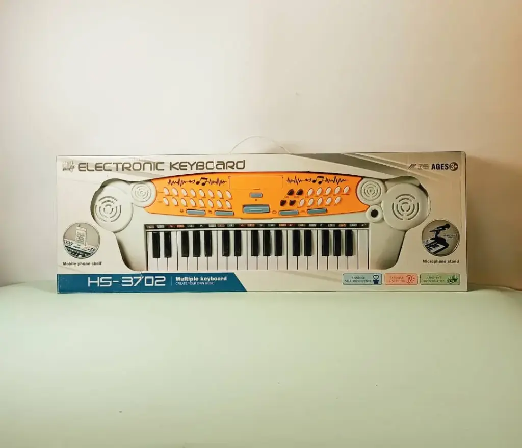 بيانو علبة مع مايك