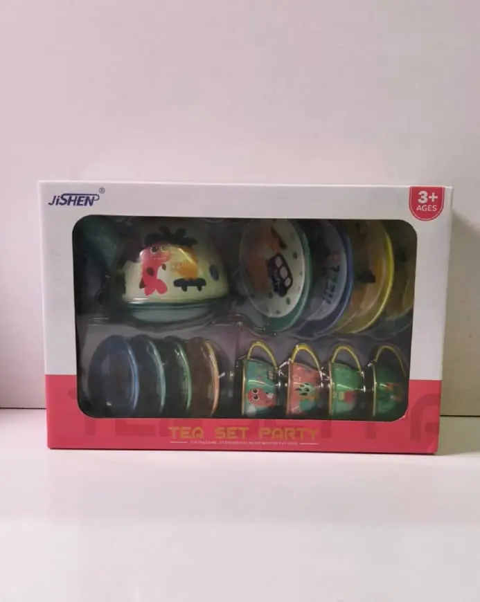 فناجين شاي مع ابريق للاطفال