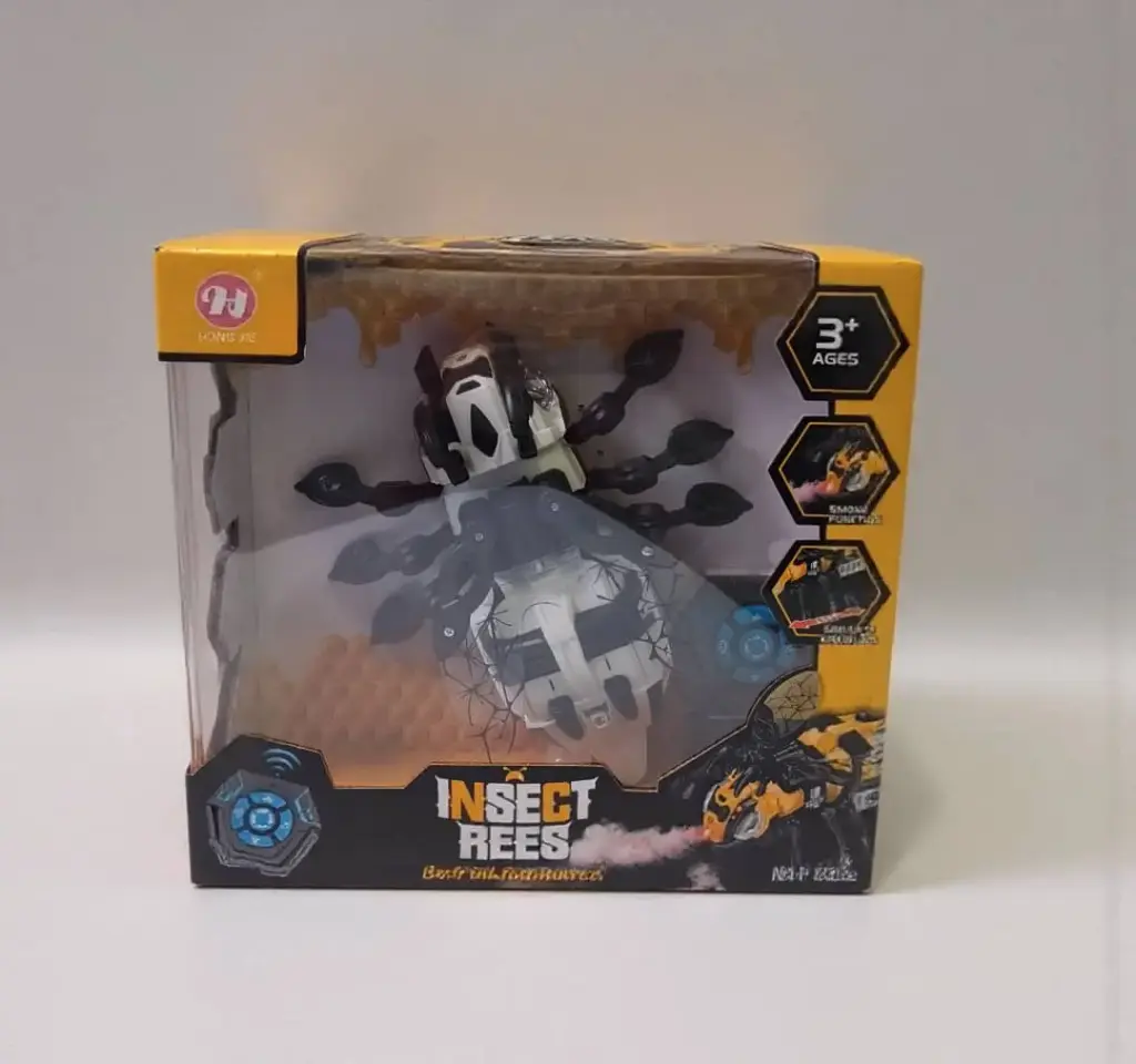 نحلة مع جهاز تحكم