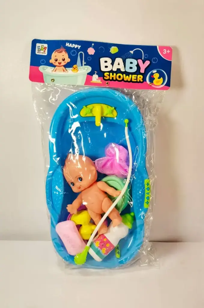 بيبي مع بانيو بلاستيك