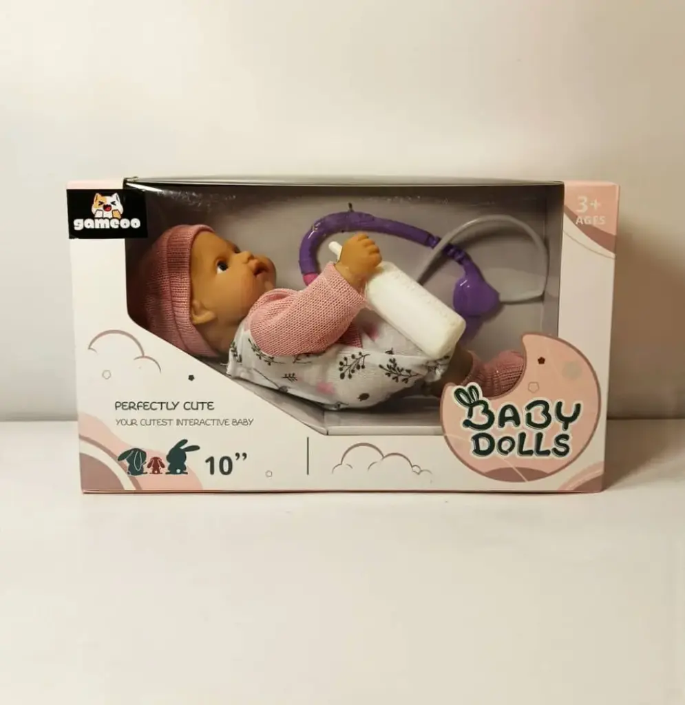 بيبي مع سماعات دكتور