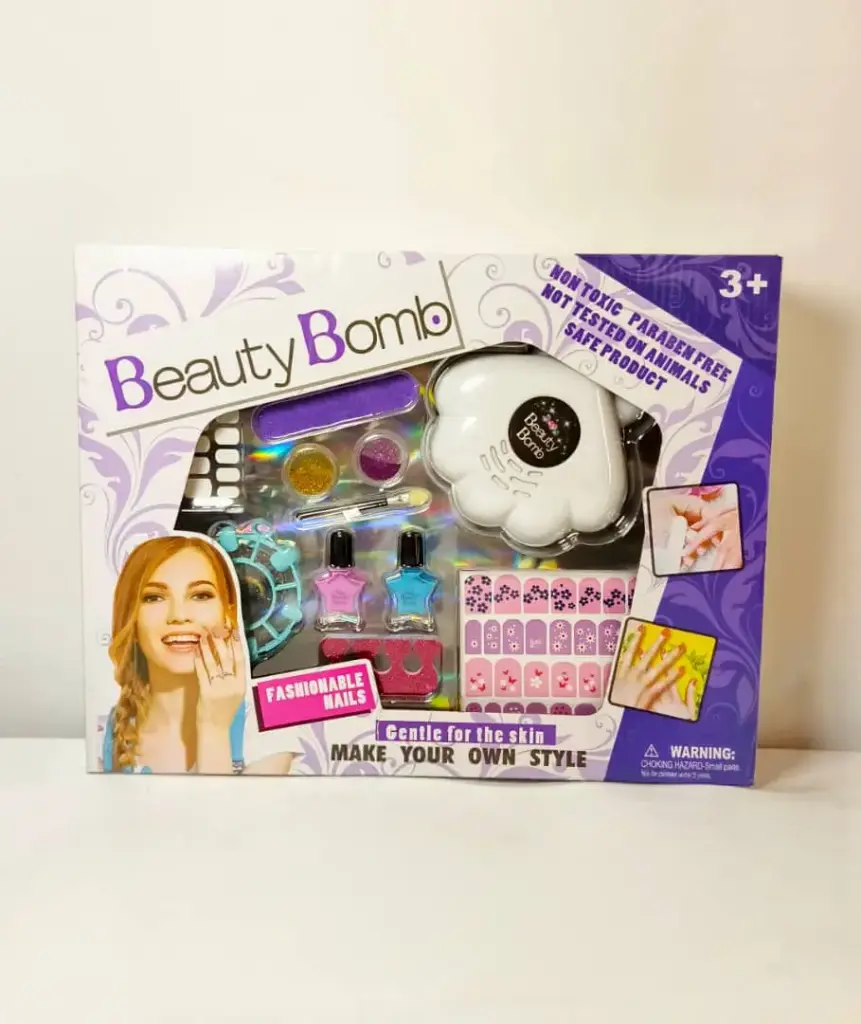 [668-7] عدةمناكير بيوتي بومب علبه