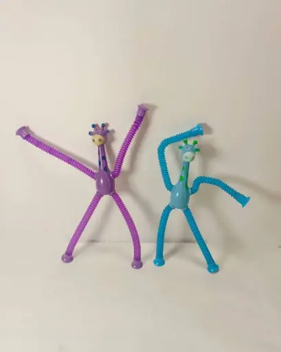 [0031] لعبة زرافة راصور